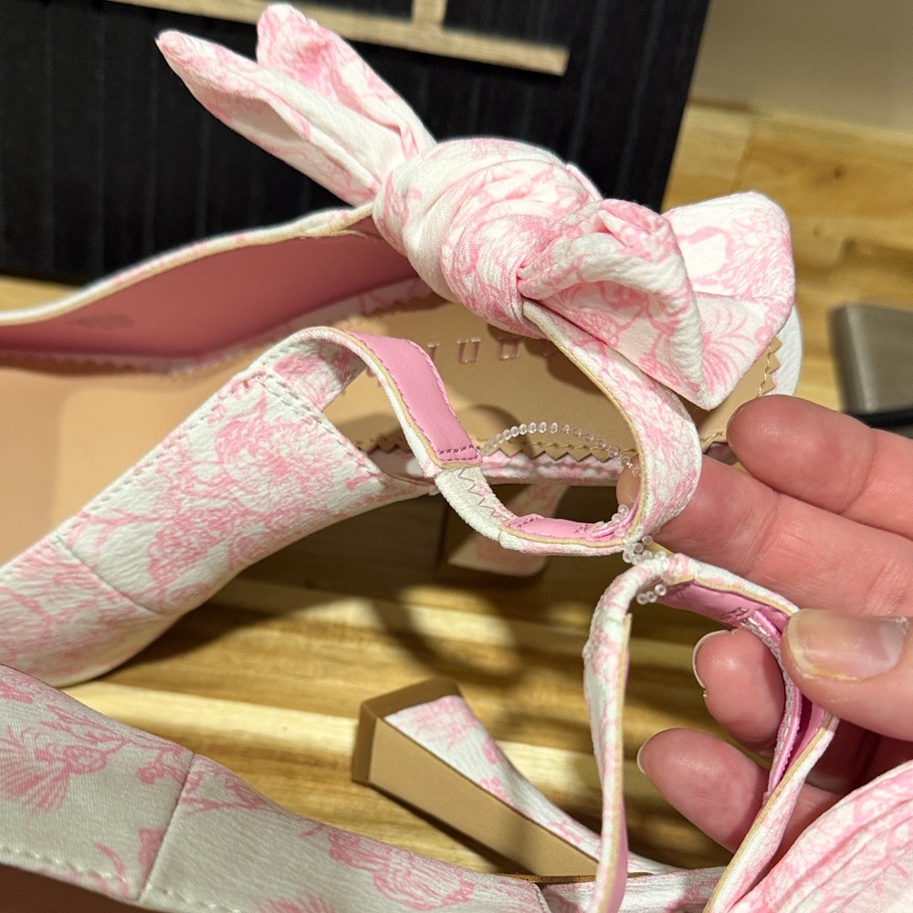 Gianni Bini Pink and White Floral Bow Slingback Heels - Picture 3 of 5